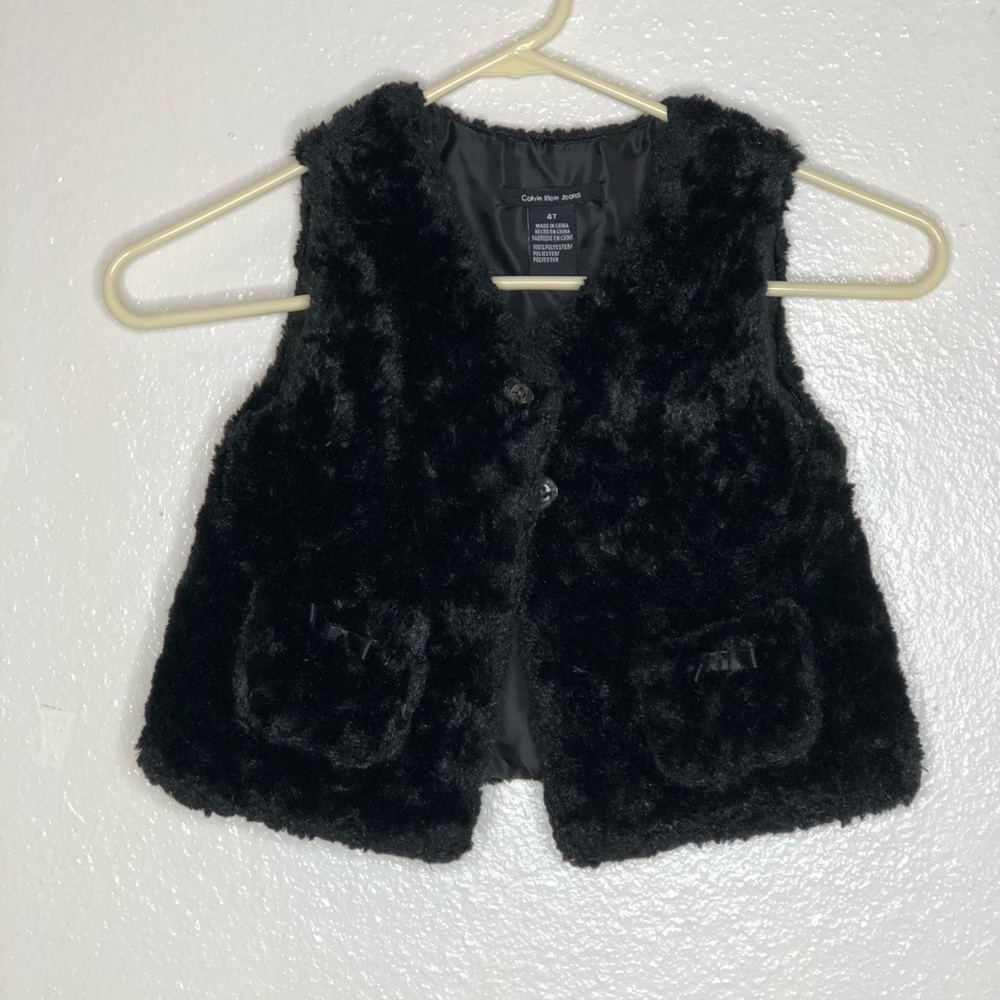 Calvin Klein Girl’s 4T Vest